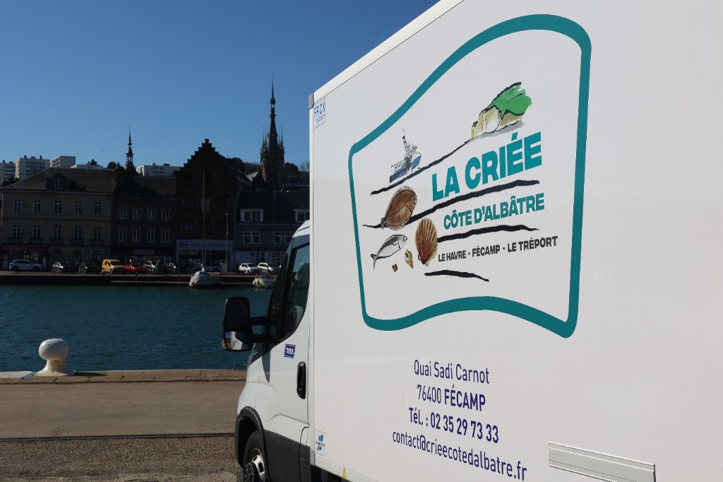 Camion de collecte frigorifique de la Criée Côte d'Albâtre